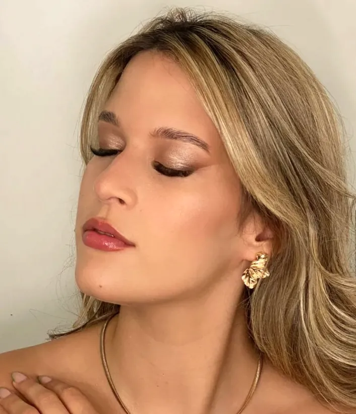Loiro mel com ondas suaves